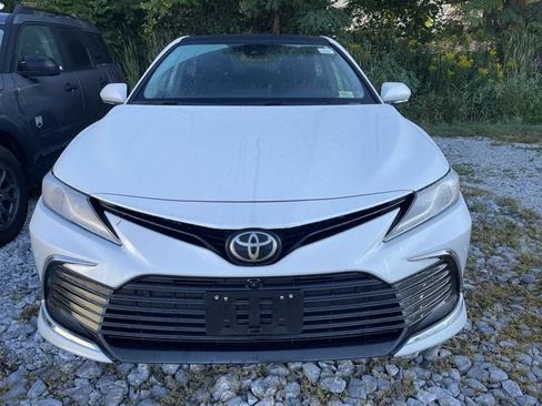 Certified 2022 Toyota Camry XLE w/ Navigation Upgrade Package AWD/4WD image 3