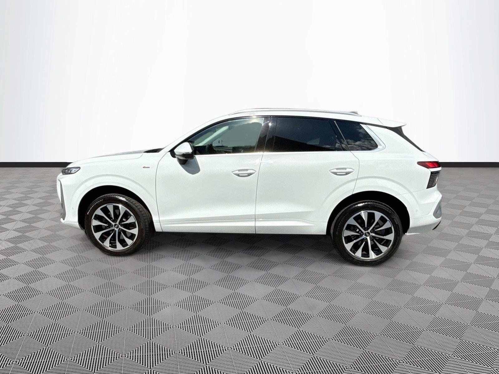Certified 2026 Audi Q3 quattro 2.0T AWD/4WD image 4