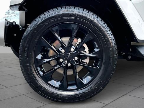 Used 2021 Jeep Wrangler Unlimited Sahara image 10