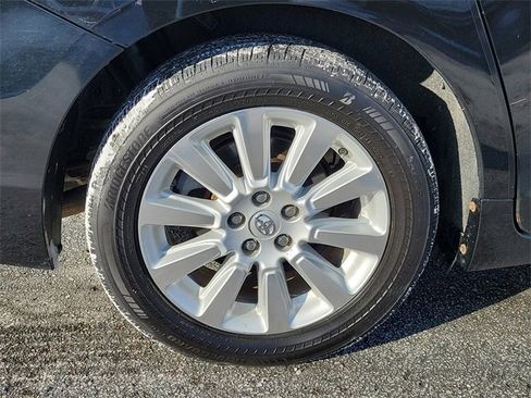 Used 2014 Toyota Sienna XLE image 5