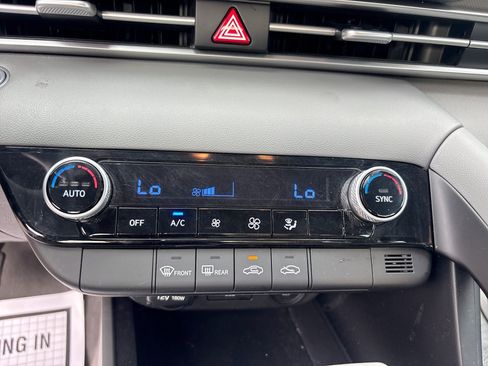 Used 2023 Hyundai Elantra SEL w/ Preferred Accessory Package FWD image 16