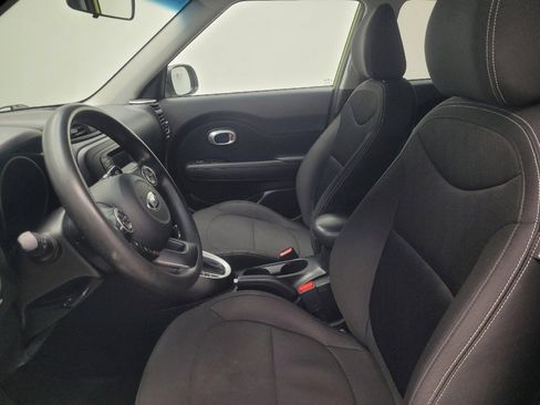 Used 2016 Kia Soul image 17