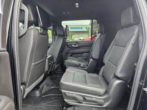 Used 2023 Chevrolet Suburban Z71 AWD/4WD image 18