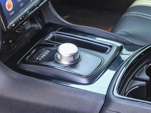 Used 2018 Chrysler 300 S image 22