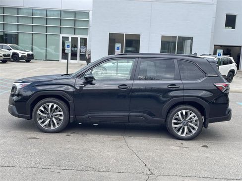 Used 2025 Subaru Forester Touring image 2