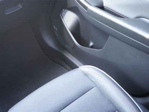Used 2021 Chevrolet TrailBlazer RS w/ Technology Package FWD image 27