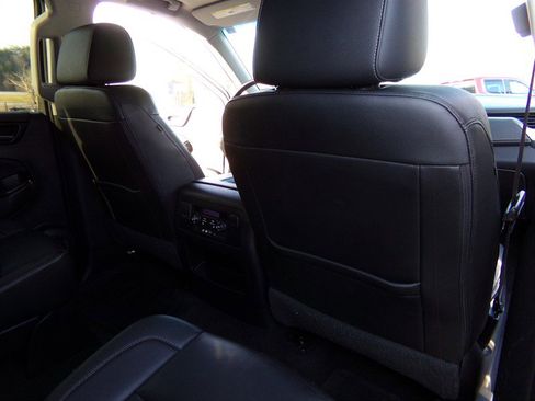 Used 2016 Chevrolet Suburban LT image 34