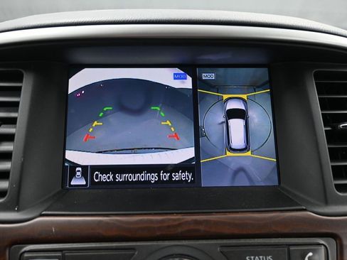 Used 2019 Nissan Pathfinder Platinum image 11