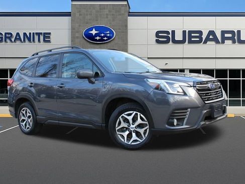 Used 2023 Subaru Forester Premium AWD/4WD image 3