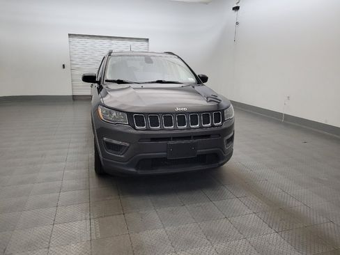 Used 2018 Jeep Compass Sport w/ Tech Group FWD image 14