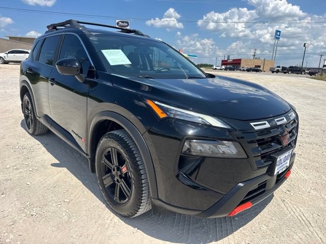 Used 2025 Nissan Rogue SV AWD/4WD image 6