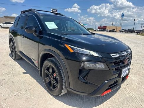 Used 2025 Nissan Rogue SV AWD/4WD image 6