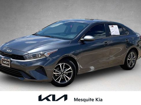 Certified 2023 Kia Forte LXS FWD image 1