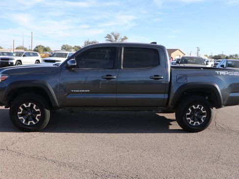 Used 2022 Toyota Tacoma TRD Off-Road image 4