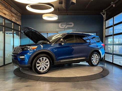 Used 2022 Ford Explorer Limited w/ Equipment Group 301A AWD/4WD image 26
