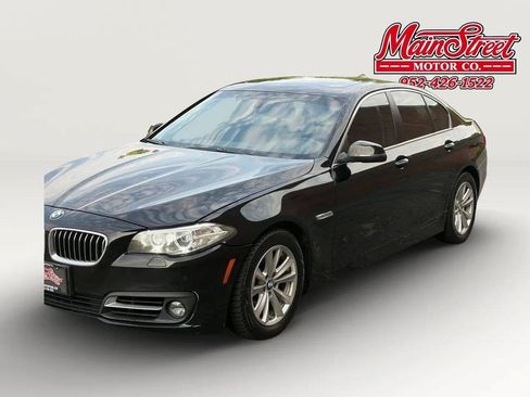 Used 2016 BMW 528i xDrive Sedan AWD/4WD image 3