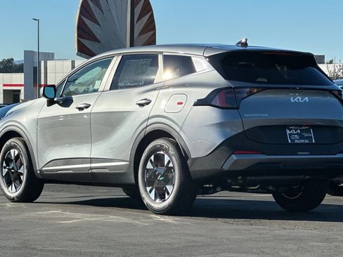 New 2026 Kia Sportage LX image 6