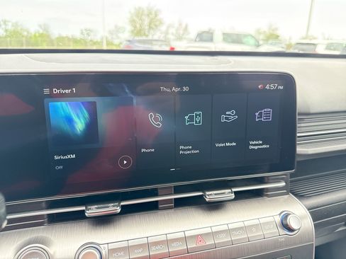 Used 2025 Hyundai Kona SEL FWD image 12