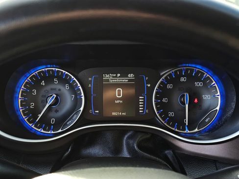 Used 2021 Chrysler Voyager Lxi image 20