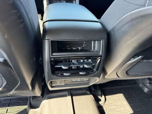 Used 2023 Jeep Grand Cherokee Laredo w/ Luxury Tech Group I AWD/4WD image 17