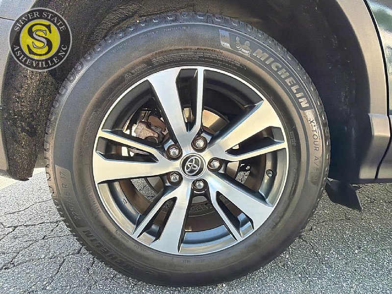 Used 2018 Toyota RAV4 XLE FWD image 9