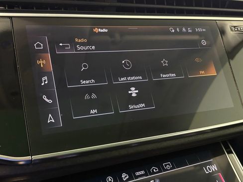 Used 2023 Audi Q8 Premium AWD/4WD image 25