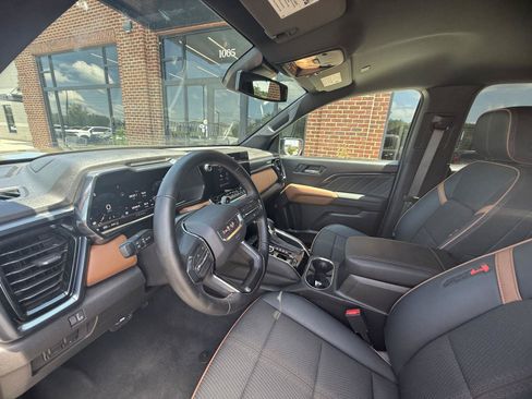 Used 2025 GMC Canyon AT4 AWD/4WD image 14