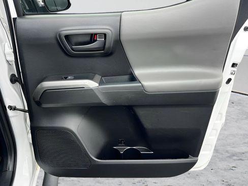 Used 2019 Toyota Tacoma SR5 image 24