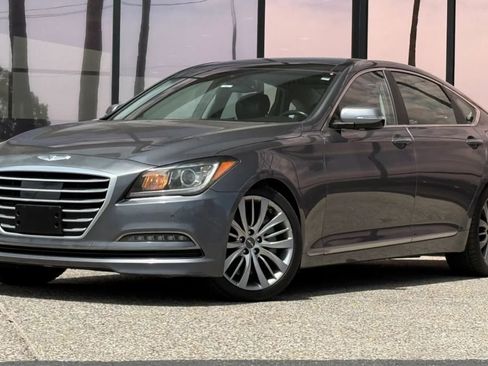 Used 2015 Hyundai Genesis 5.0 RWD image 2