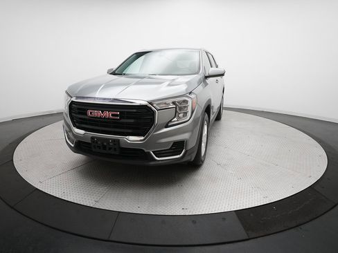 Certified 2024 GMC Terrain SLE image 32