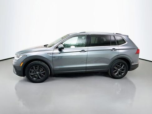 Used 2024 Volkswagen Tiguan SE image 4