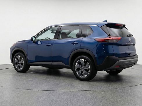 Used 2025 Nissan Rogue SV AWD/4WD image 6