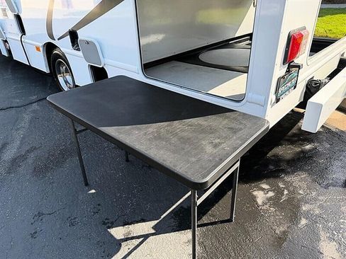 Used 2014 Ford E-450 and Econoline 450 Super Duty w/ Motorhome Prep Package RWD image 18