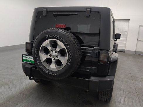 Used 2017 Jeep Wrangler Unlimited Sahara w/ Connectivity Group AWD/4WD image 7