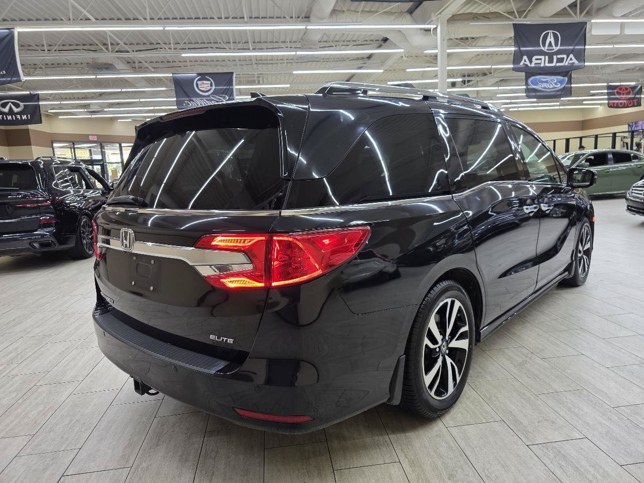 Used 2018 Honda Odyssey Elite image 6