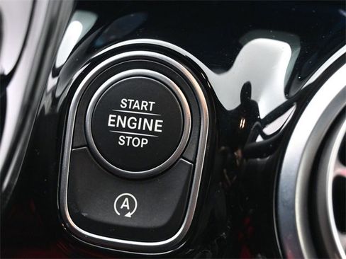 New 2025 Mercedes-Benz GLA 250 image 6