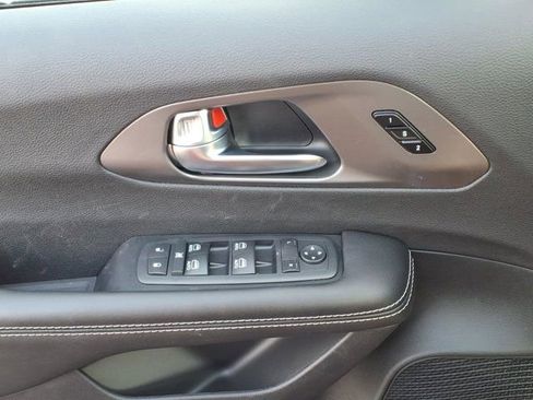 New 2026 Chrysler Pacifica Select image 14