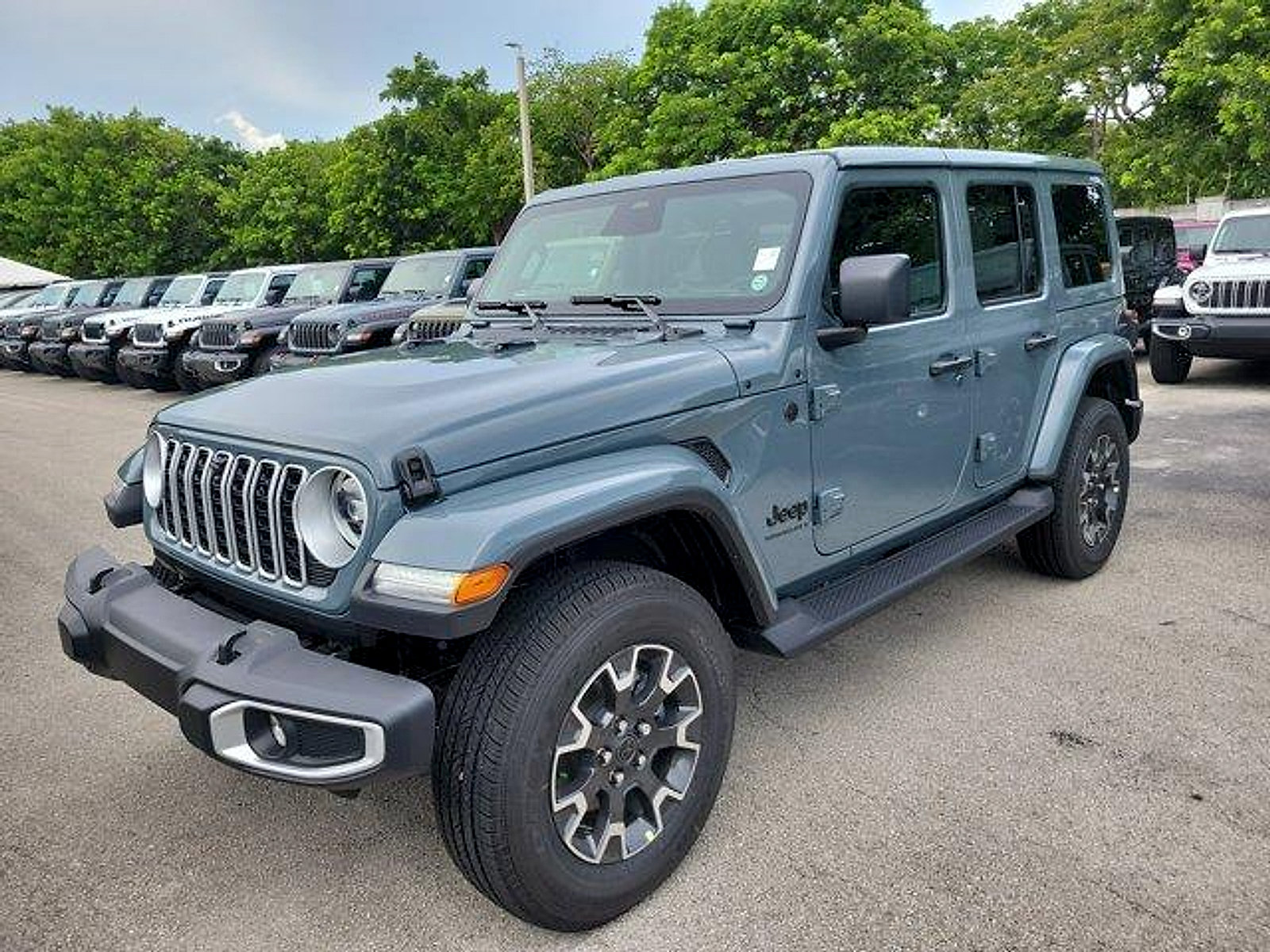 New 2026 Jeep Wrangler Unlimited Sahara AWD/4WD image 3