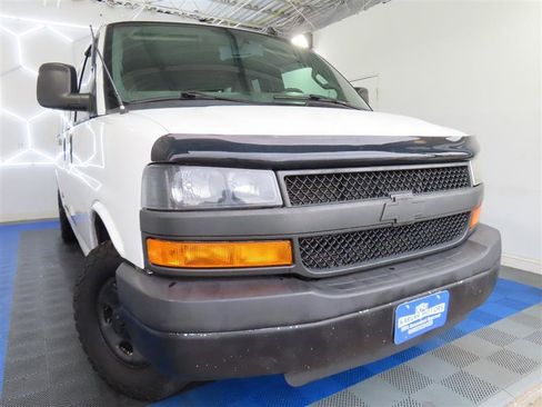 Used 2016 Chevrolet Express 3500 LT w/ LT Preferred Equipment Group image 2