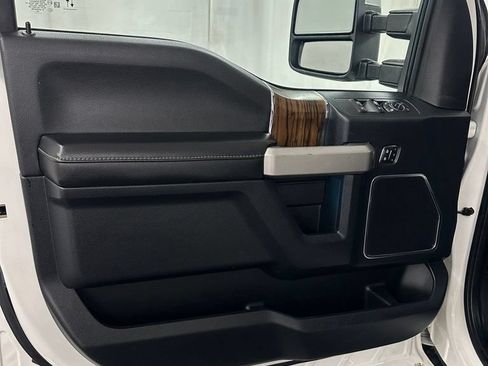 Used 2020 Ford F150 Lariat w/ Equipment Group 502A Luxury AWD/4WD image 8