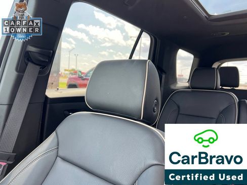 Used 2023 Chevrolet Traverse Premier AWD/4WD image 18