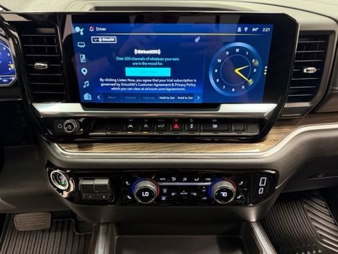 Certified 2025 Chevrolet Silverado 1500 LT w/ Convenience Package II AWD/4WD image 11