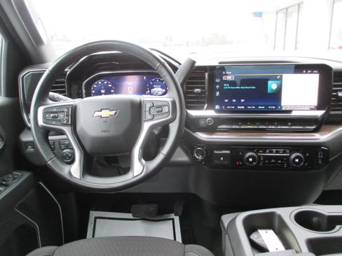 Used 2025 Chevrolet Silverado 1500 LT image 12