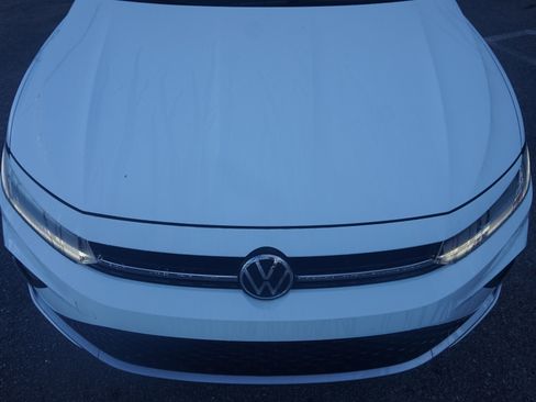 Used 2025 Volkswagen Jetta S image 12