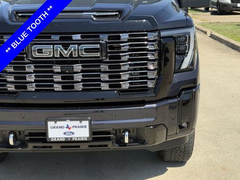 Used 2025 GMC Sierra 2500 Denali Ultimate image 10
