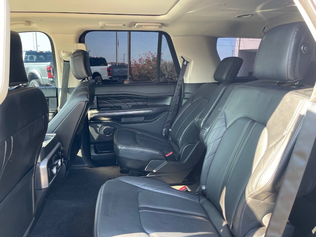 Used 2020 Ford Expedition Platinum RWD image 5
