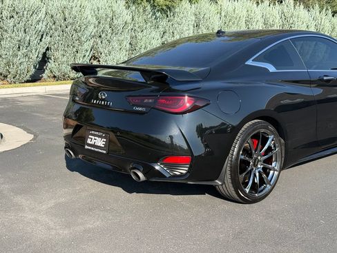 Used 2018 INFINITI Q60 Red Sport 400 AWD/4WD image 10