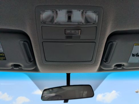 Used 2013 Toyota Highlander Plus FWD image 28