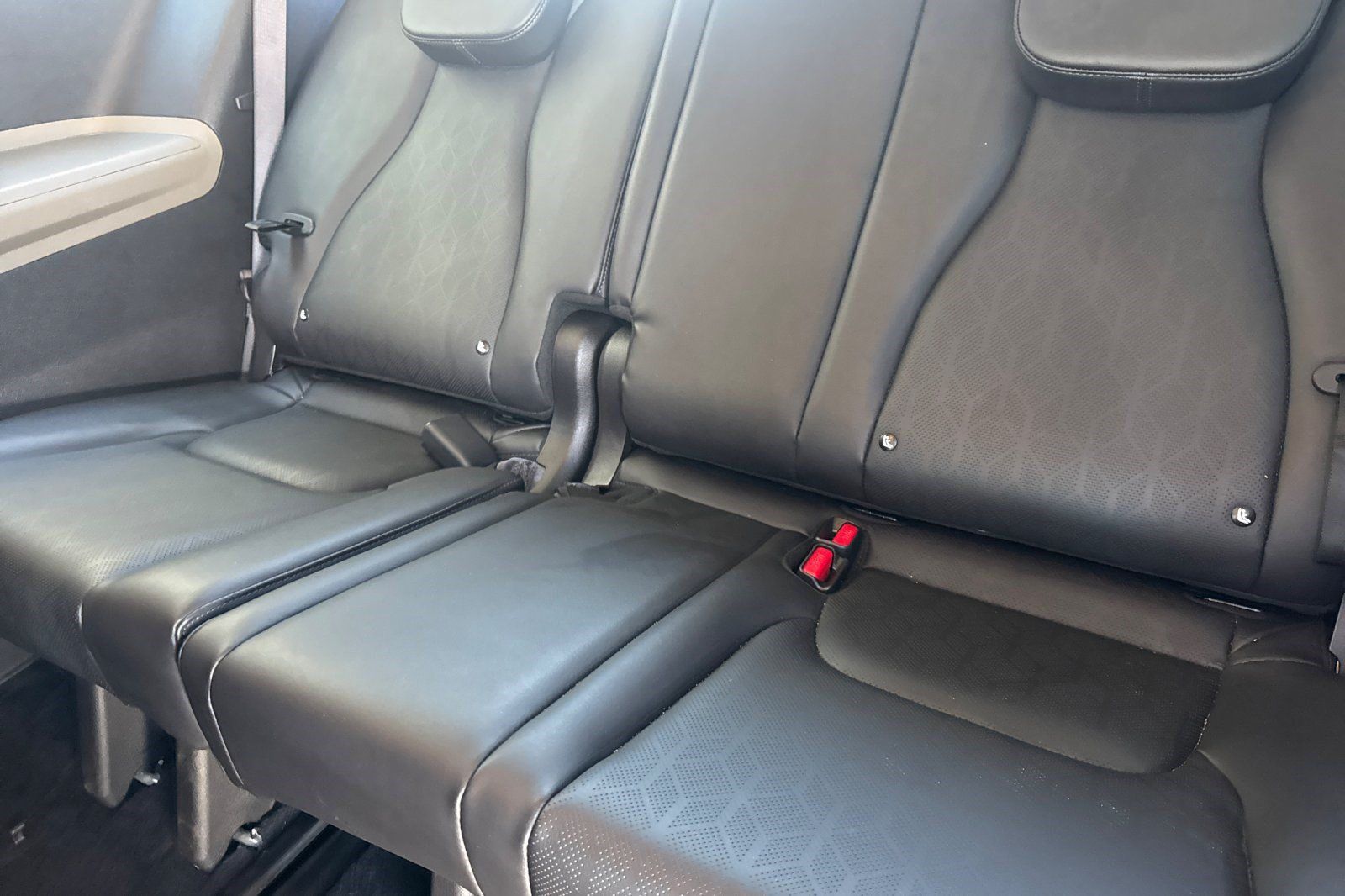 Used 2026 Kia Carnival FWD image 34