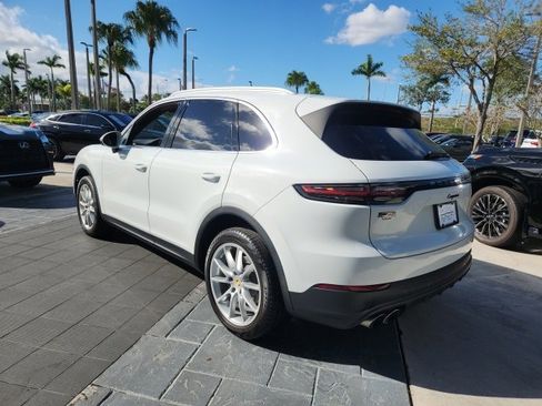 Used 2021 Porsche Cayenne w/ Premium Package image 13